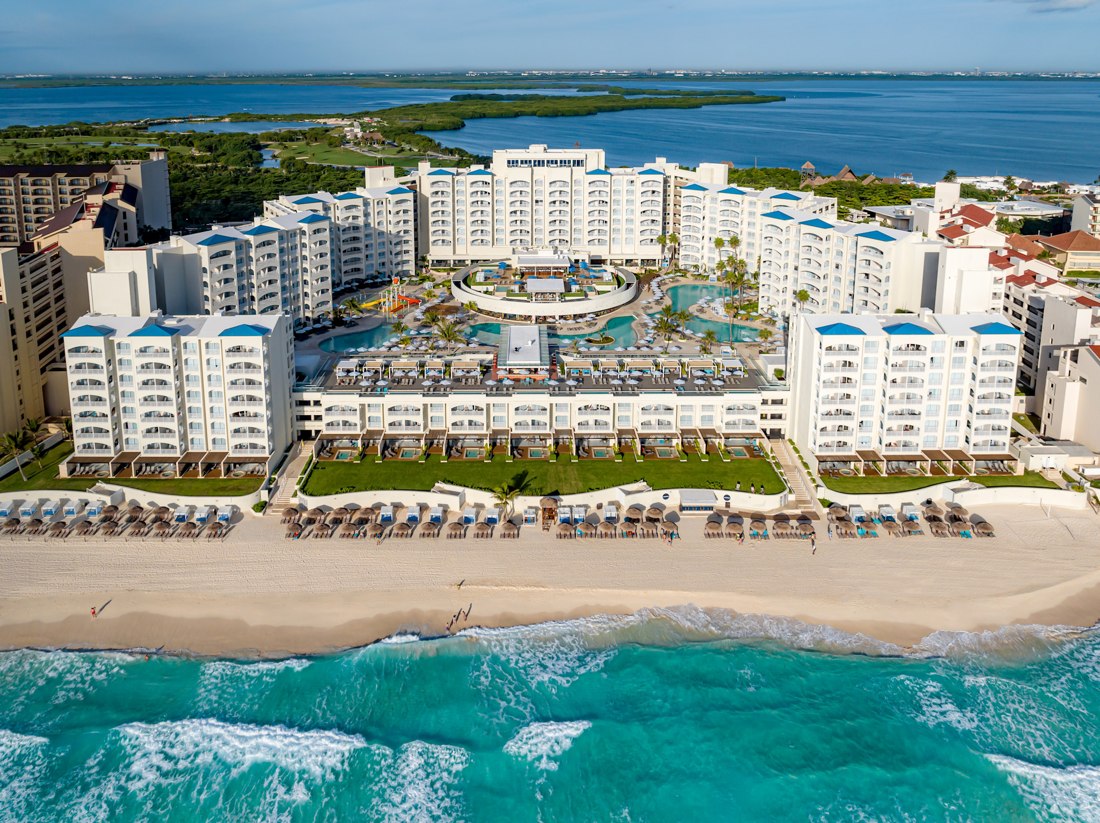 Vista de Hilton Cancun Mar Caribe All Inclusive Resort