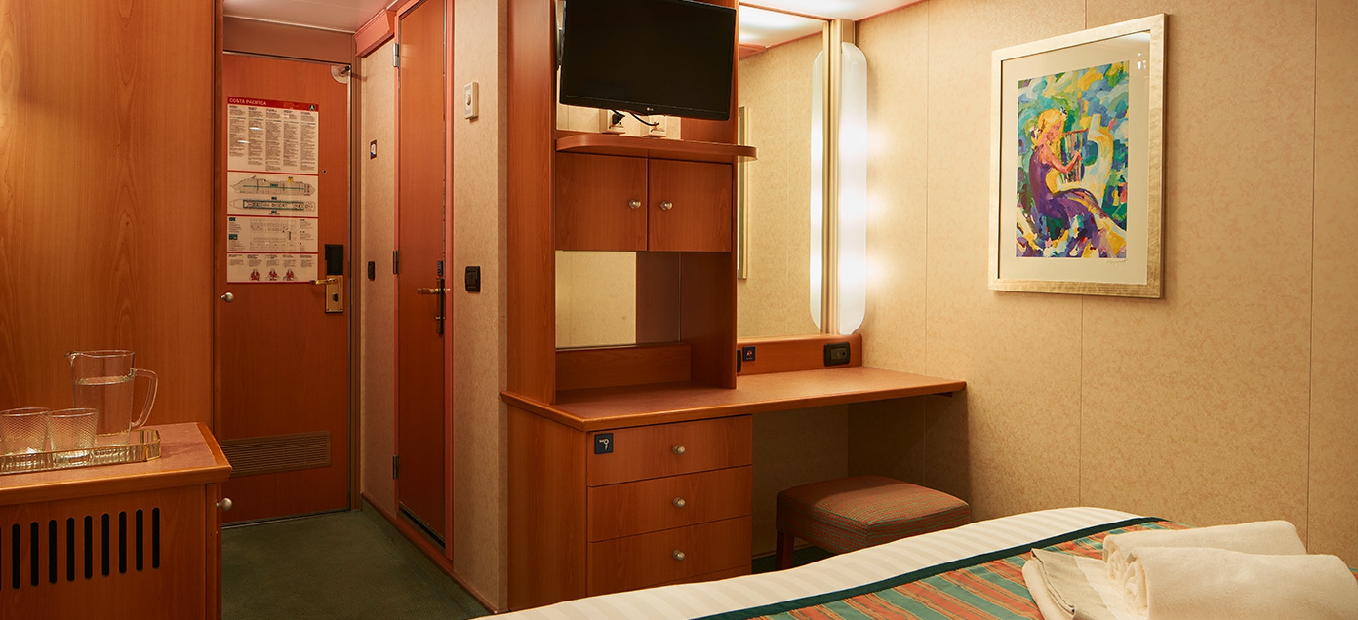 Camarote interior oficial del Costa Pacifica